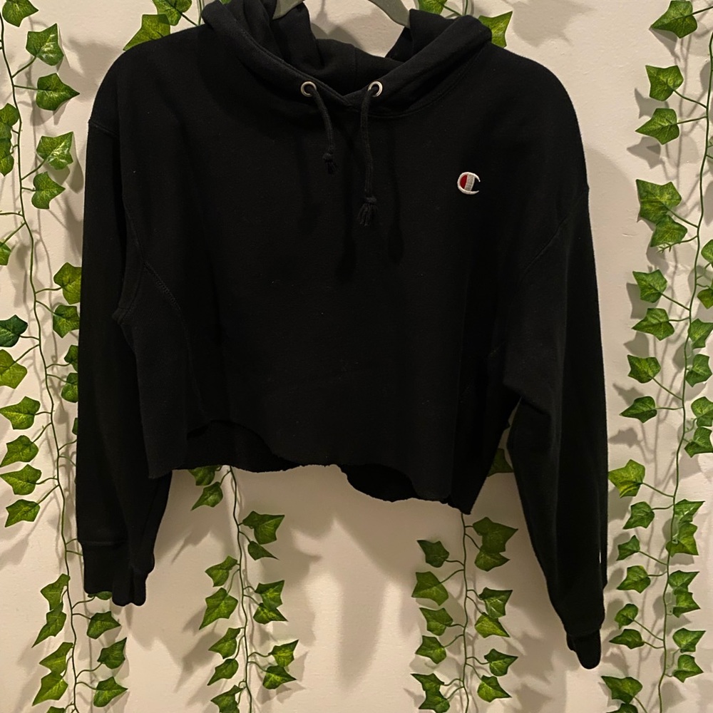 Black Champion Cropped Crewneck Medium
